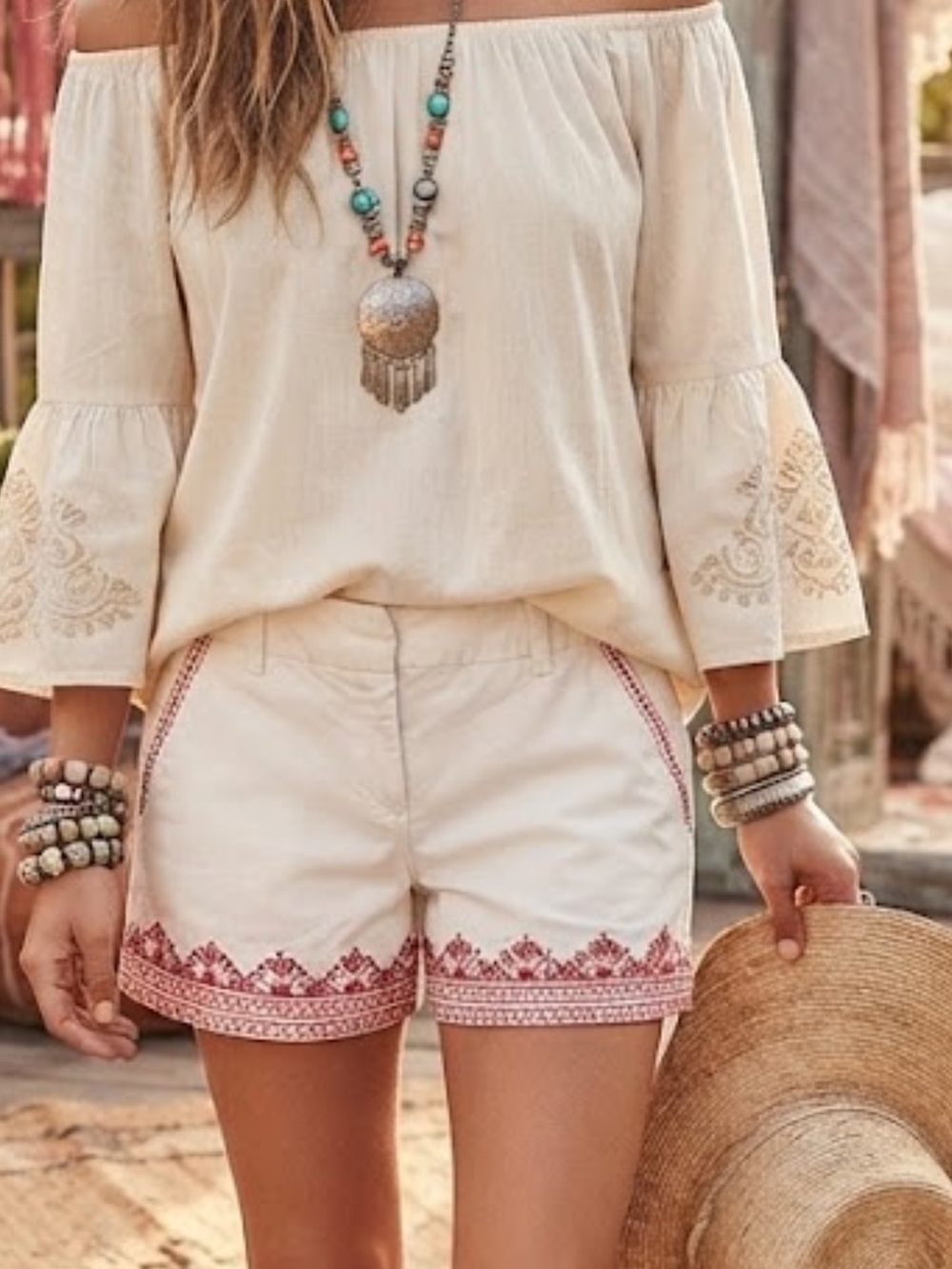 Artisan NY White Embroidered Trim Shorts Size 2